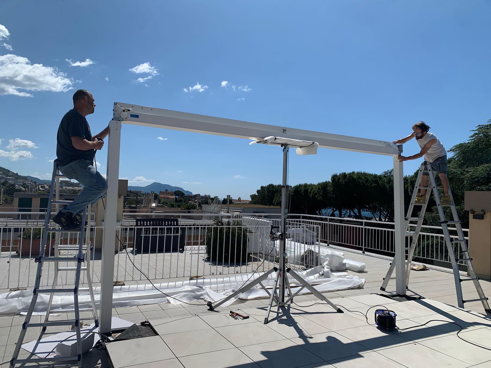 Consegna e montaggio servizi oudoor a genova balbo outdoor
