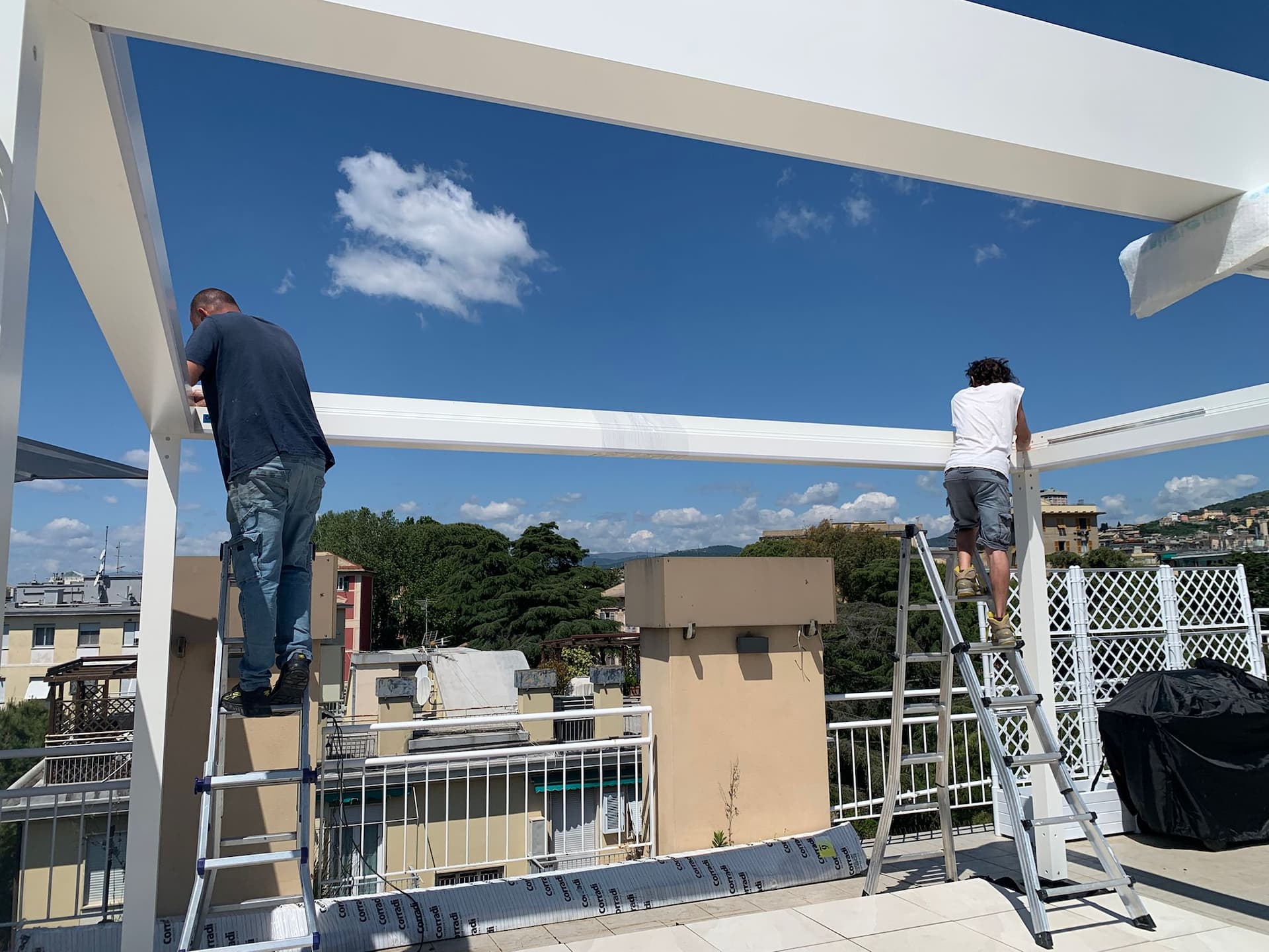 Consegna e montaggio servizi oudoor a genova balbo outdoor
